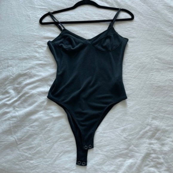 🦋 Forever21 Black Ribbed Bodysuit - Picture 1 of 4